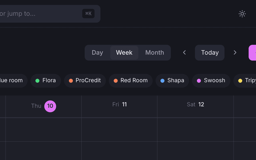 The day, week and month toggle on the calendar