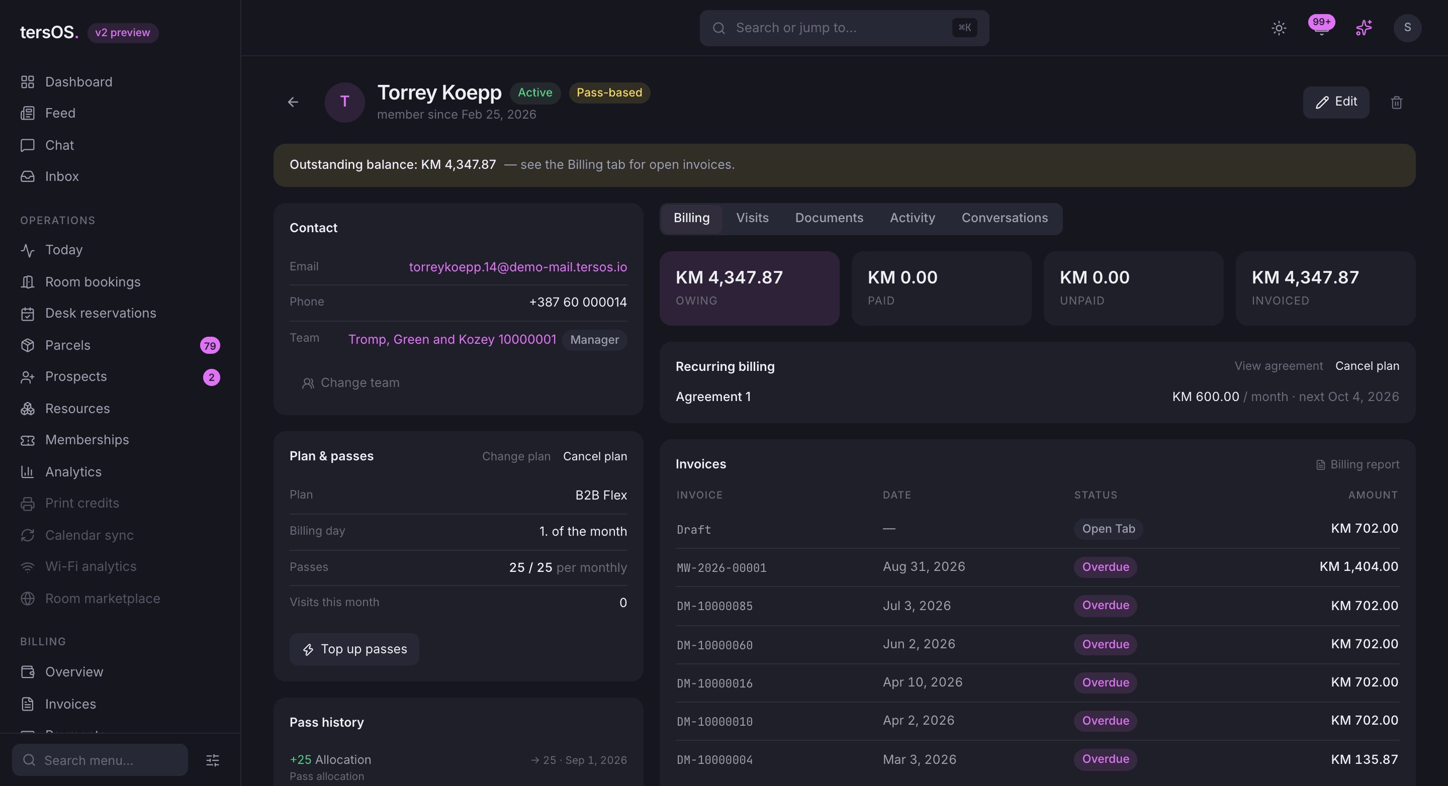 A member profile in the backoffice with the plan and passes card, recurring billing and the invoice list